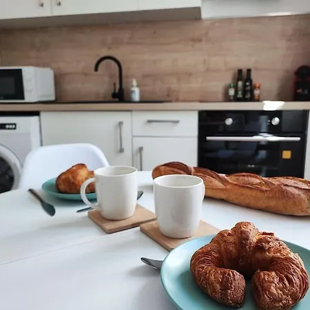 Pause Entre Cite Et Bastide *clim *wifi *smart Tv شقة